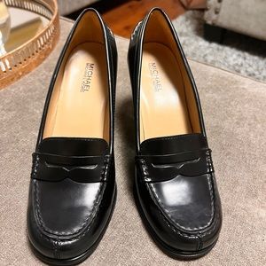 MK black shoes block heels size 8